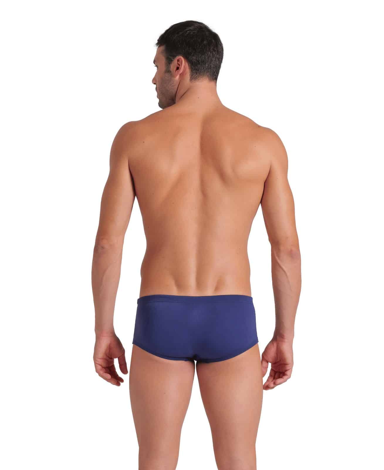 Traje de baño ARENA M. SOLID Low Waist Short Navy (modelo de espalda)