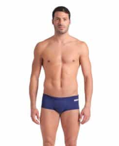 Traje de baño ARENA M. SOLID Low Waist Short Navy (modelo de frente)