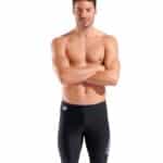 Calzoneta de entreno ARENA M. EVO Black White (modelo de frente)