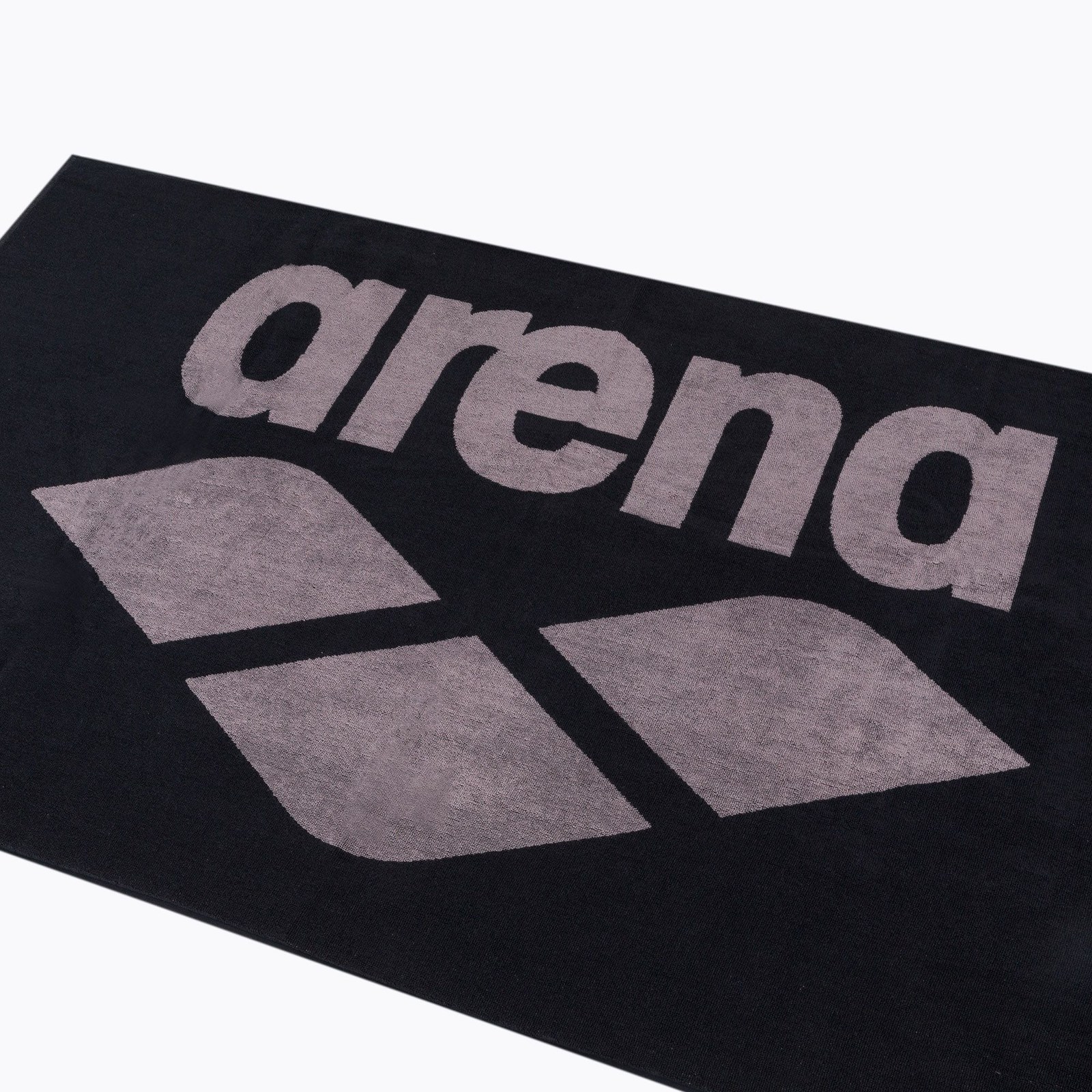 Toalla de algodón ARENA Pool Soft Towel Black Grey — detalle del logo